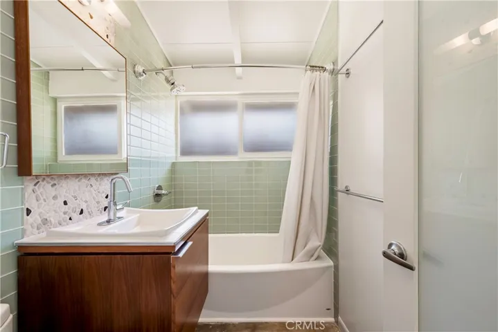 3033 Volk Avenue, Long Beach, California 90808
