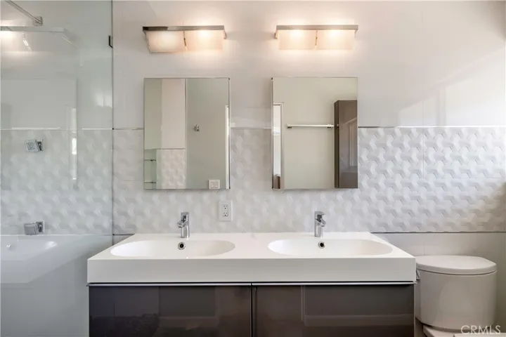 3033 Volk Avenue, Long Beach, California 90808