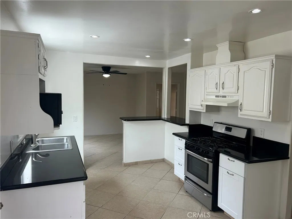 13137 Faust Avenue, Downey, California 90242 home-pic-4