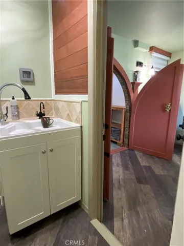 Utility sink