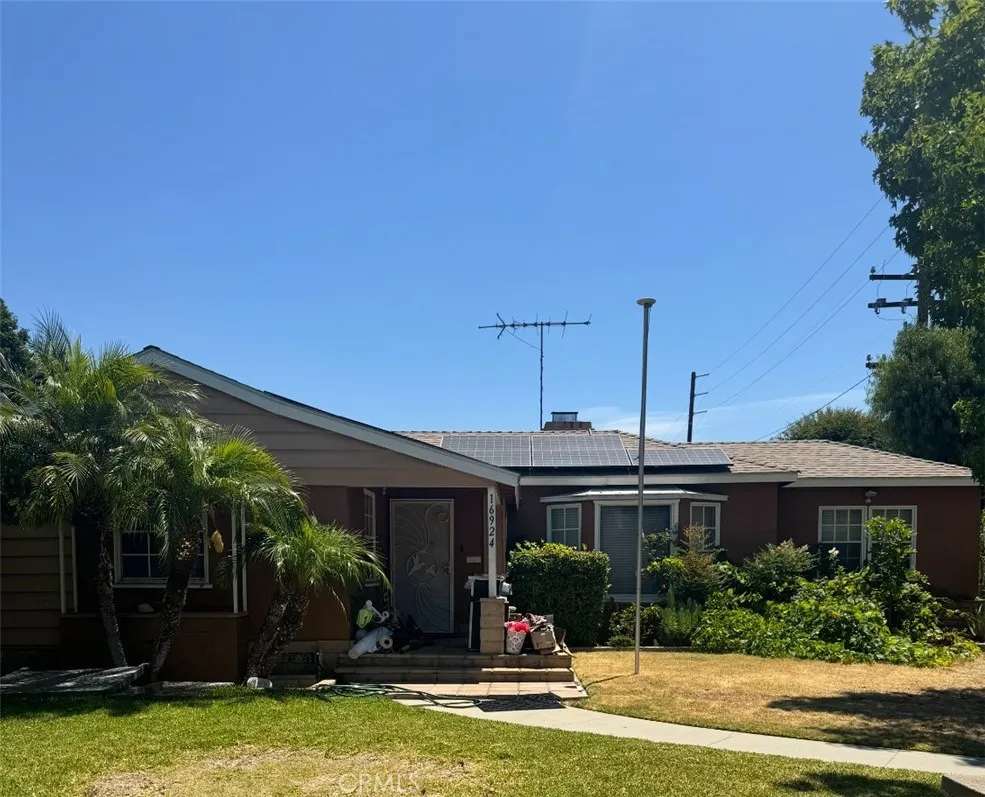 16924 Bixby Avenue, Bellflower, California 90706, 5 Bedrooms Bedrooms, ,2 BathroomsBathrooms,Residential,For Sale,Bixby,SB25159492