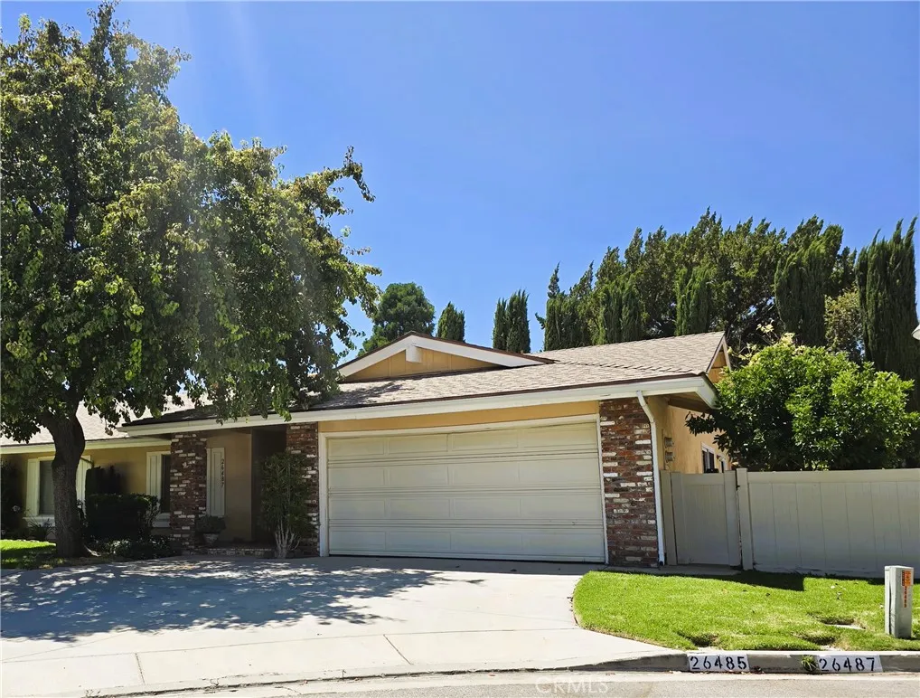 26487 Fairway Circle, Newhall, California 91321 home-pic-2