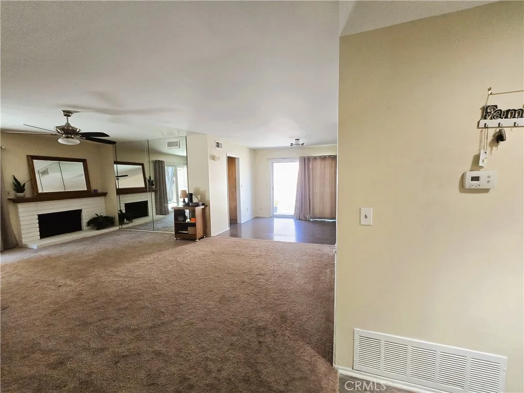 26487 Fairway Circle, Newhall, California 91321 home-pic-32