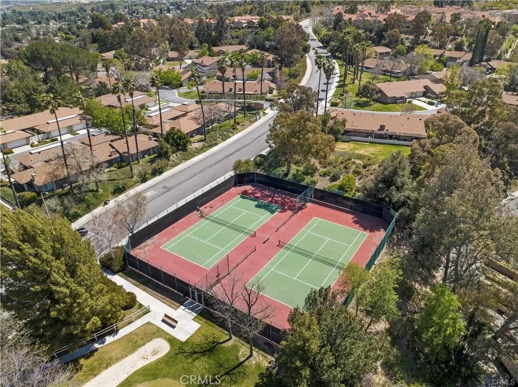 26487 Fairway Circle, Newhall, California 91321 home-pic-7