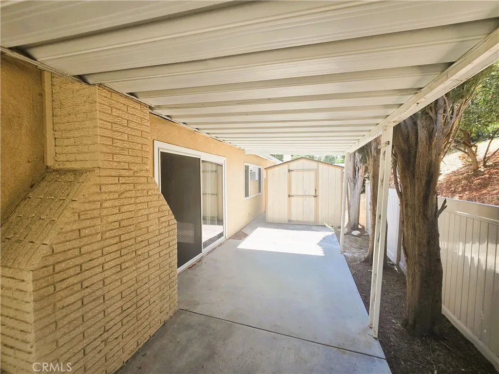 26487 Fairway Circle, Newhall, California 91321 home-pic-21
