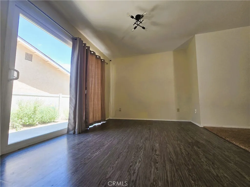 26487 Fairway Circle, Newhall, California 91321 home-pic-16