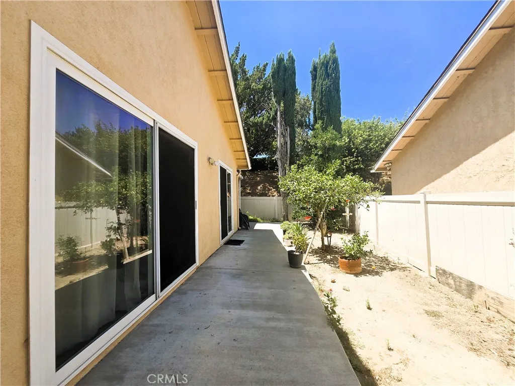 26487 Fairway Circle, Newhall, California 91321 home-pic-18