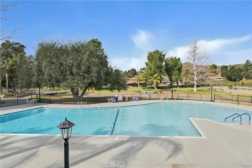 26487 Fairway Circle, Newhall, California 91321 home-pic-6