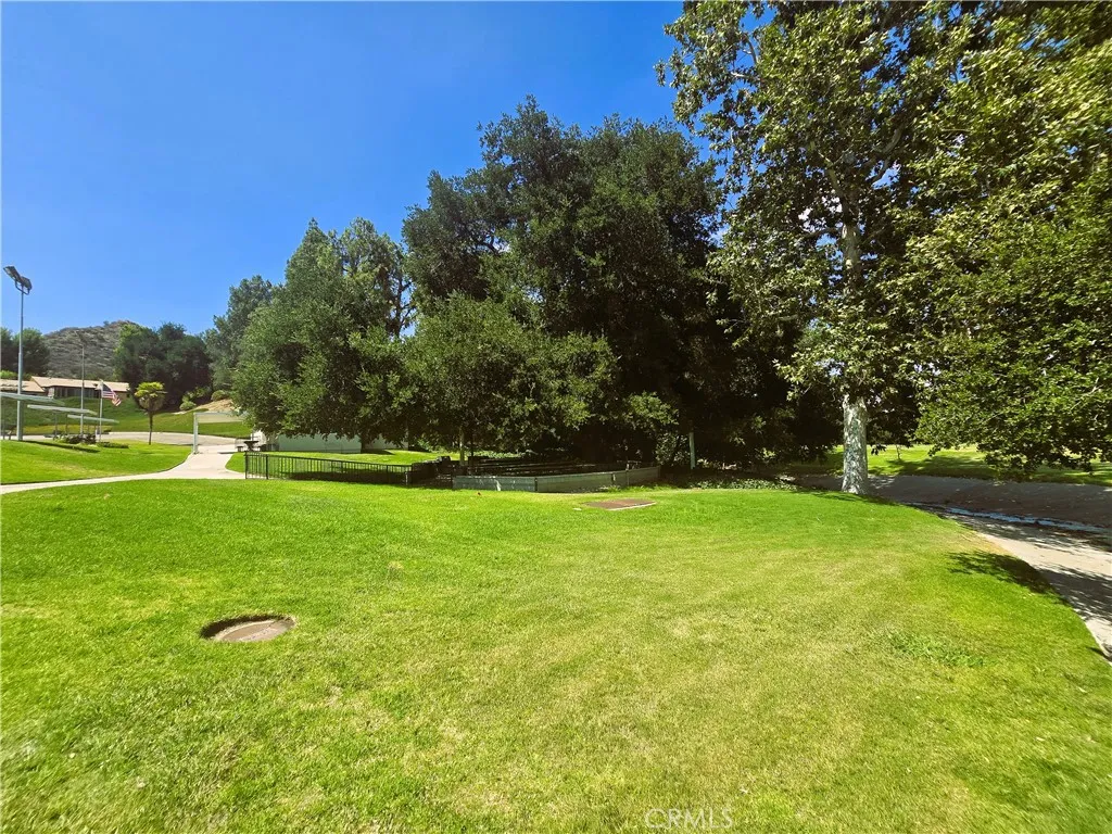 26487 Fairway Circle, Newhall, California 91321 home-pic-10