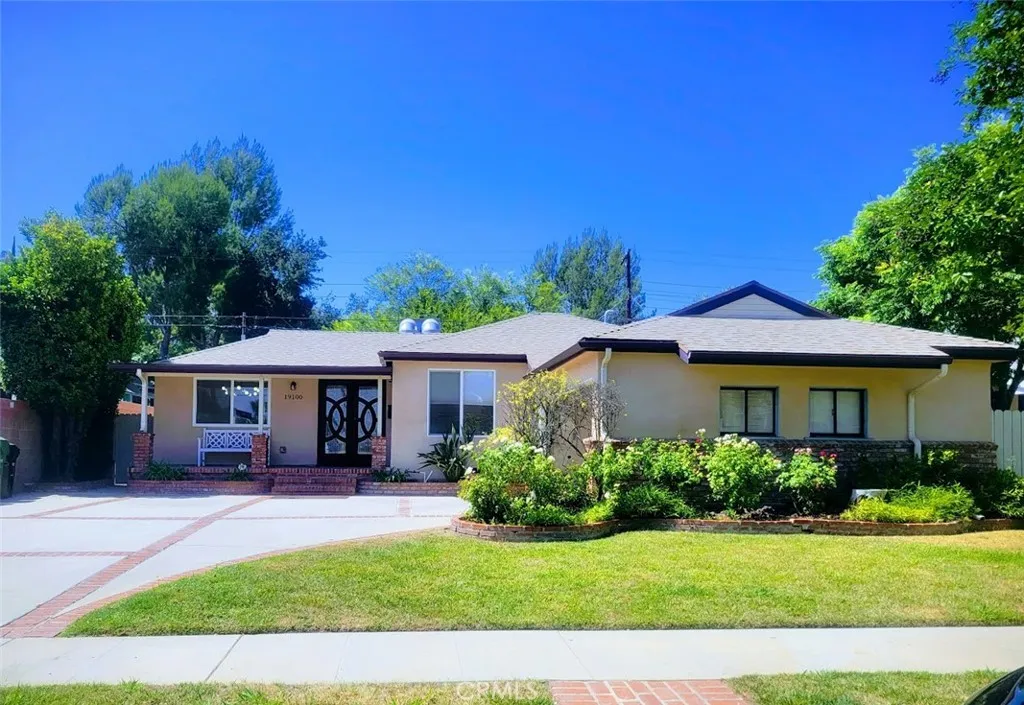 19100 Bessemer Street, Tarzana, California 91335, 5 Bedrooms Bedrooms, ,3 BathroomsBathrooms,Residential Lease,For Rent,Bessemer,SR25159605
