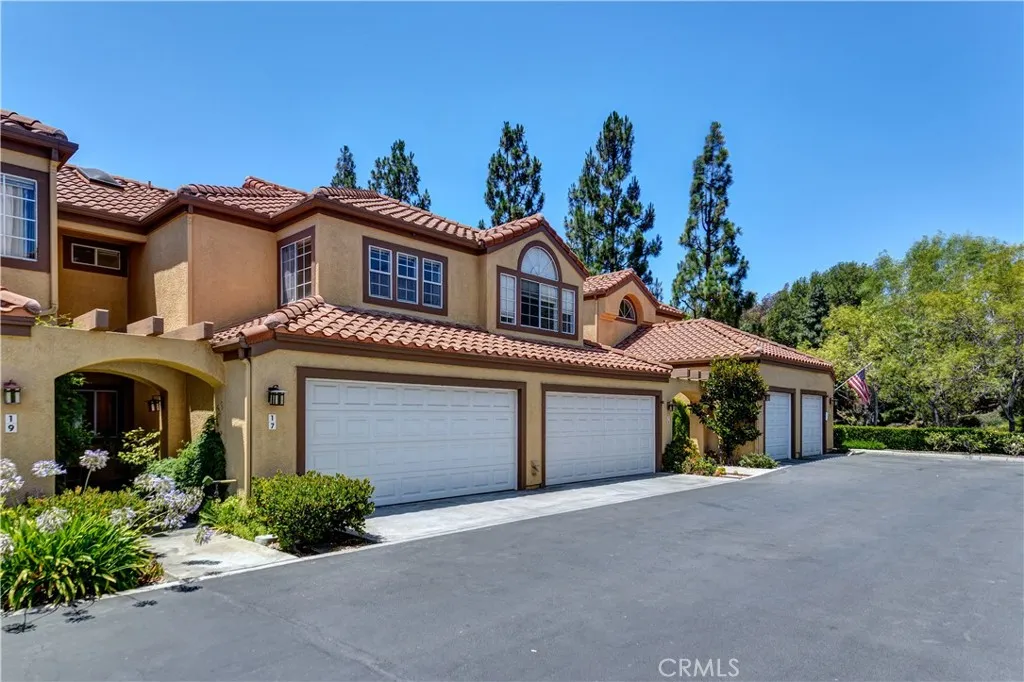 17 Via Athena, Aliso Viejo, California 92656, 2 Bedrooms Bedrooms, ,3 BathroomsBathrooms,Residential,For Sale,Via Athena,PW25159580
