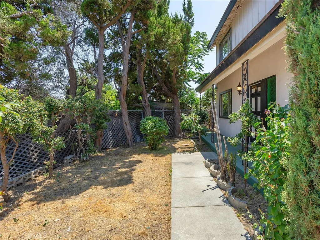 14923 La Valle Street, Sylmar, California 91342 home-pic-32