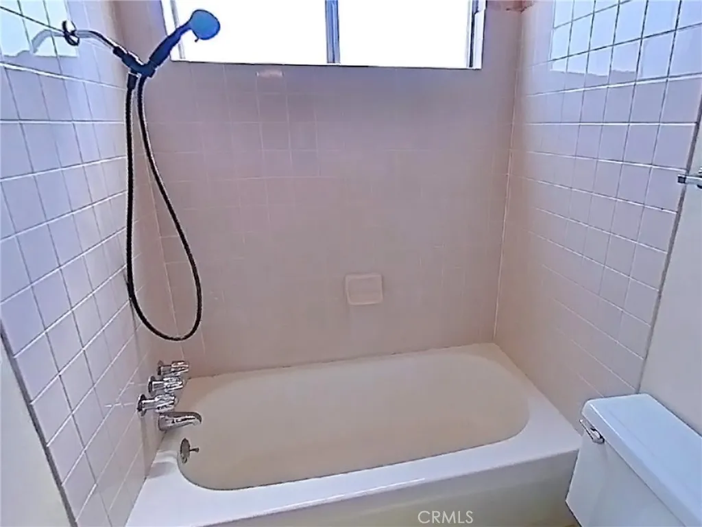 14923 La Valle Street, Sylmar, California 91342 home-pic-19