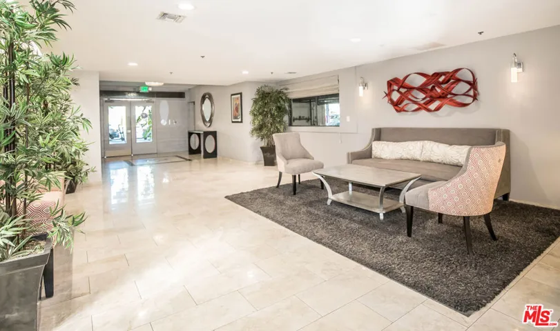 410 S Barrington Avenue 205, Los Angeles, California 90049