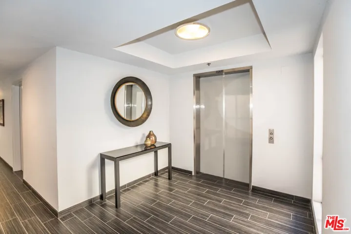 410 S Barrington Avenue 205, Los Angeles, California 90049