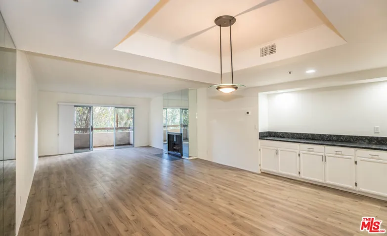410 S Barrington Avenue 205, Los Angeles, California 90049