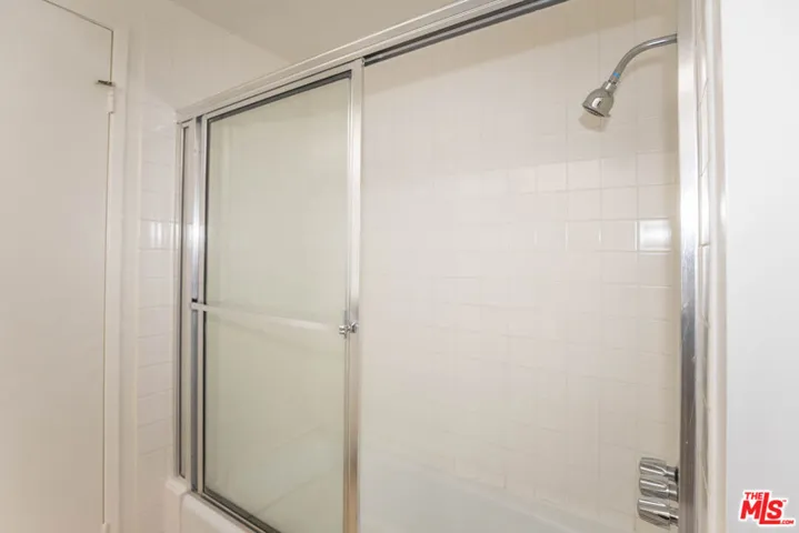 410 S Barrington Avenue 205, Los Angeles, California 90049