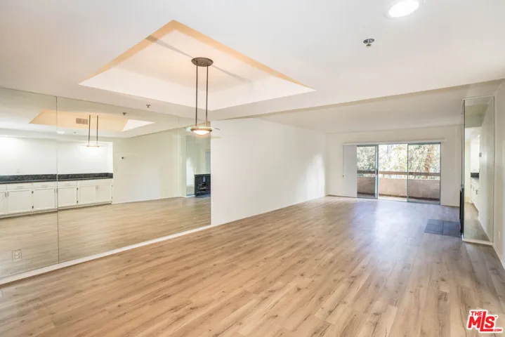 410 S Barrington Avenue 205, Los Angeles, California 90049