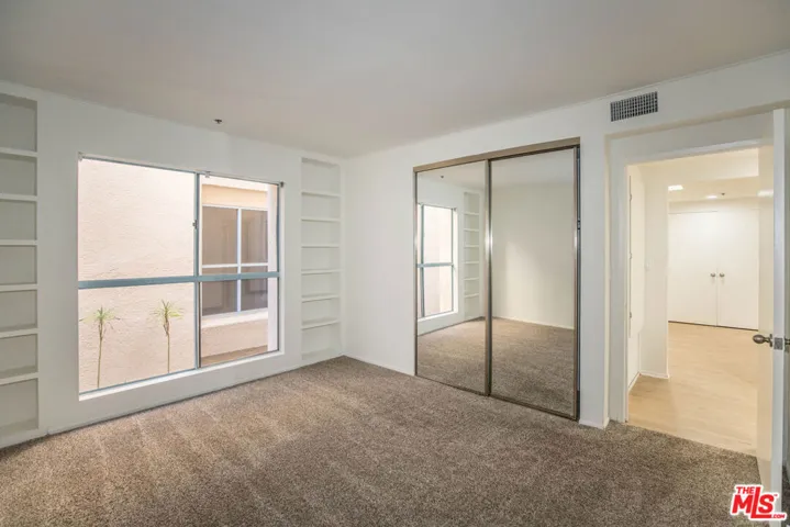 410 S Barrington Avenue 205, Los Angeles, California 90049