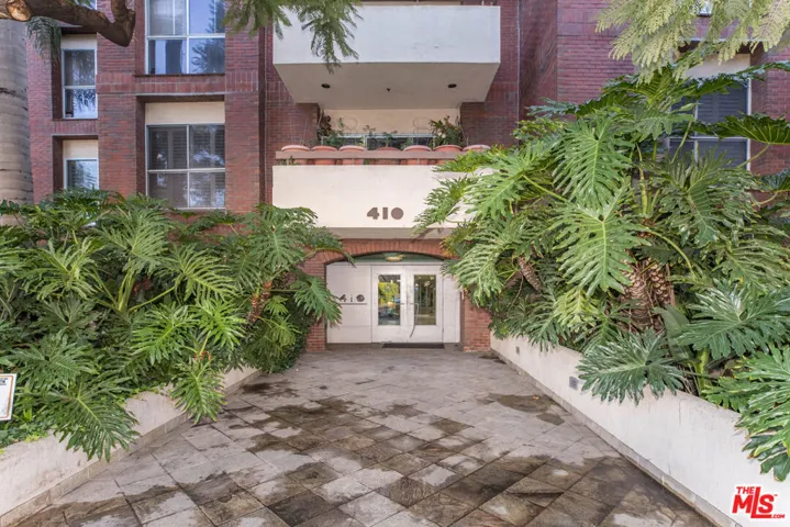 410 S Barrington Avenue 205, Los Angeles, California 90049