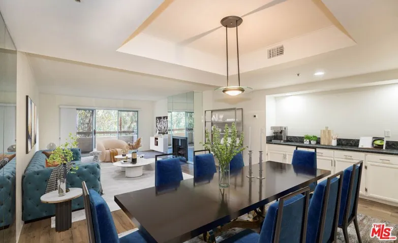 410 S Barrington Avenue 205, Los Angeles, California 90049