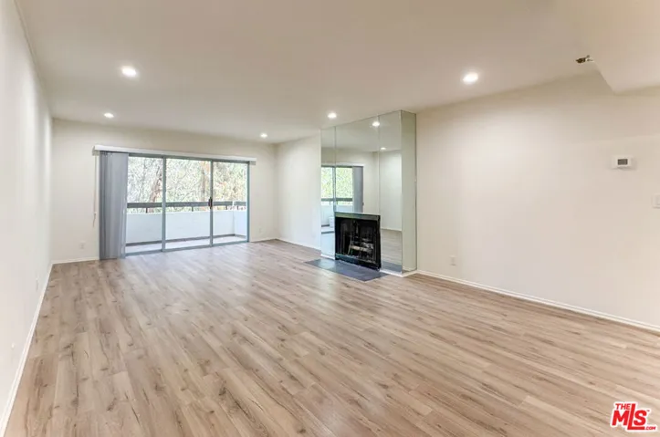 410 S Barrington Avenue 205, Los Angeles, California 90049