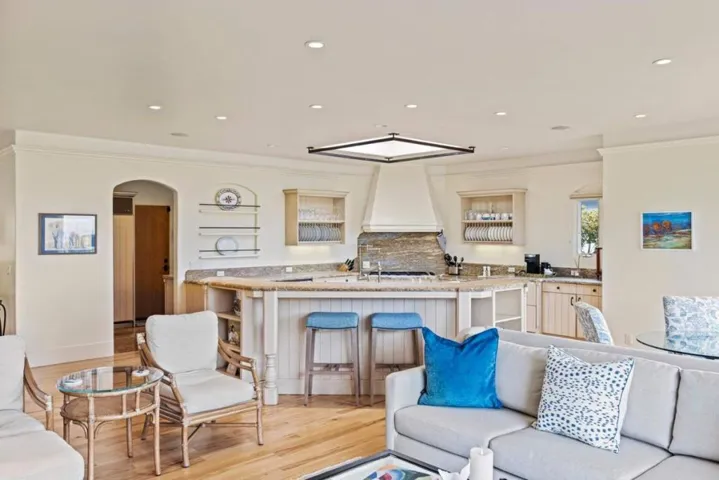 836 Jewell Avenue, Pacific Grove, California 93950