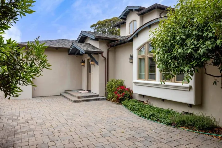 836 Jewell Avenue, Pacific Grove, California 93950