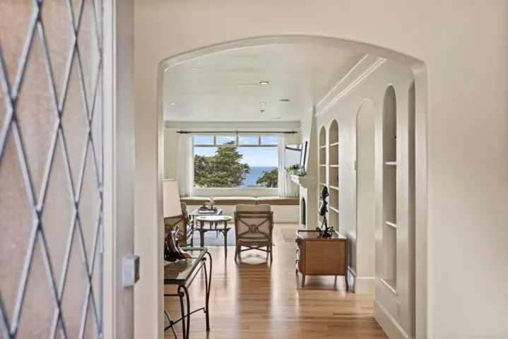 836 Jewell Avenue, Pacific Grove, California 93950