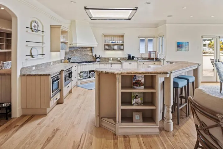 836 Jewell Avenue, Pacific Grove, California 93950