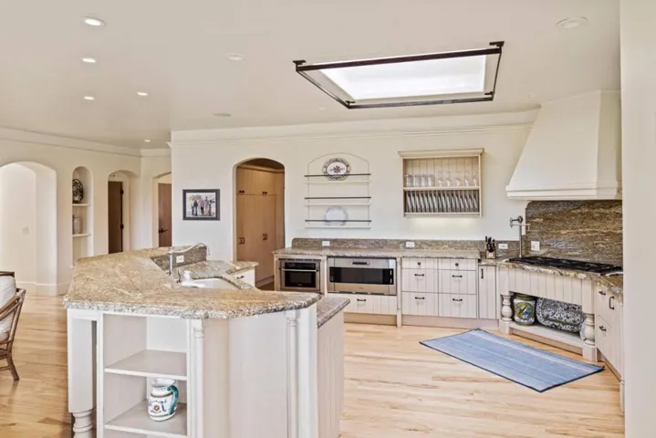 836 Jewell Avenue, Pacific Grove, California 93950