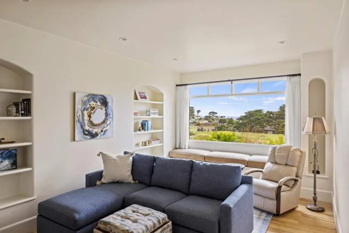 836 Jewell Avenue, Pacific Grove, California 93950