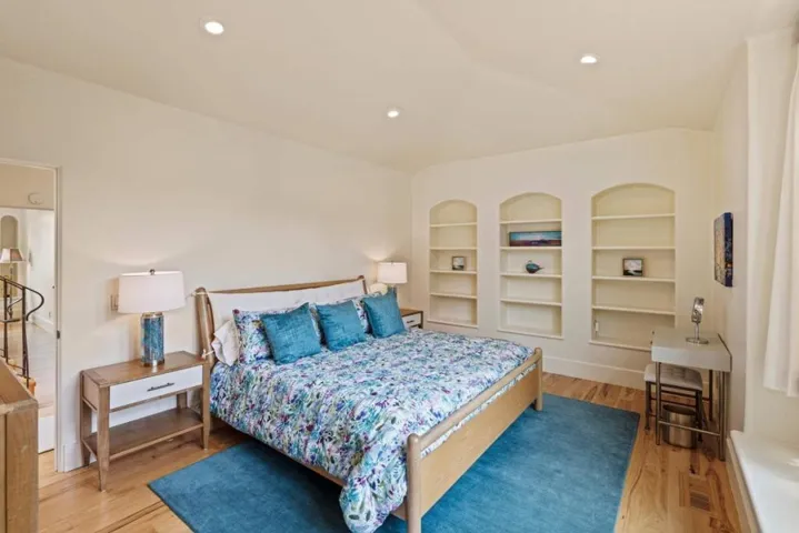 836 Jewell Avenue, Pacific Grove, California 93950