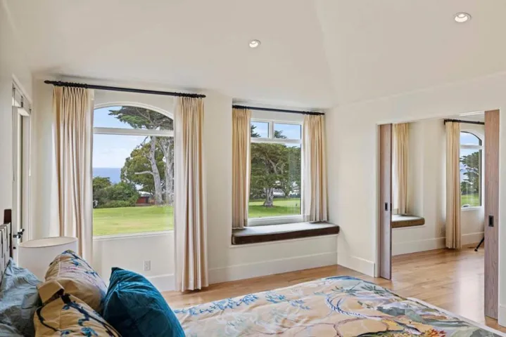 836 Jewell Avenue, Pacific Grove, California 93950