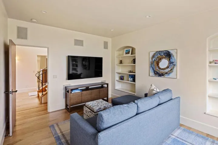 836 Jewell Avenue, Pacific Grove, California 93950