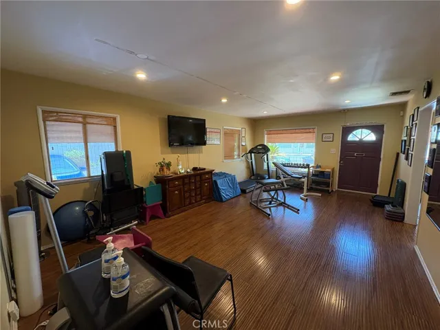 612 E Glenoaks Boulevard, Glendale, California 91207