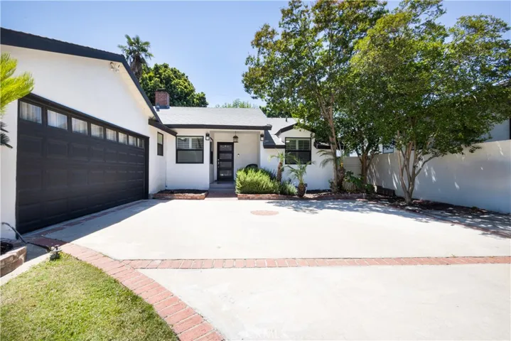 Front view of home