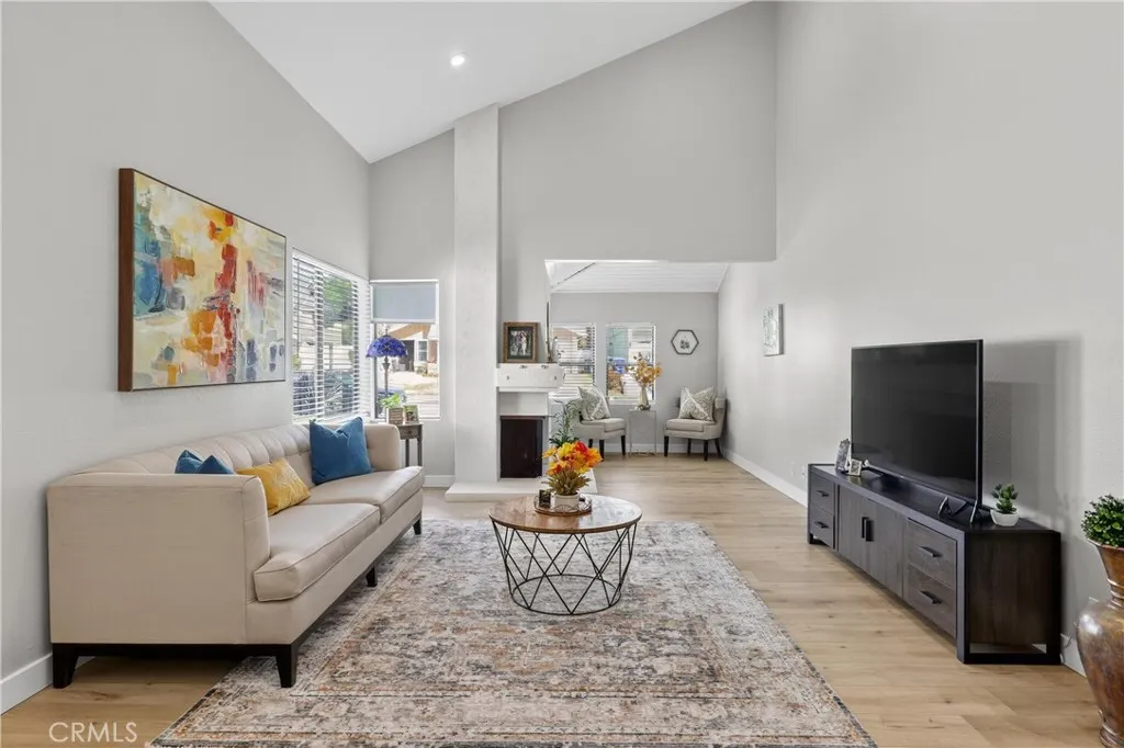 25482 Coral Wood Street, Lake Forest, California 92630 home-pic-1
