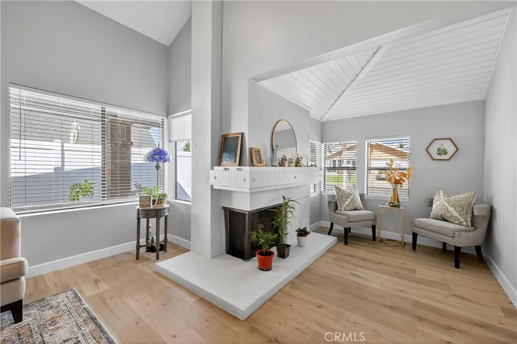 25482 Coral Wood Street, Lake Forest, California 92630 home-pic-3