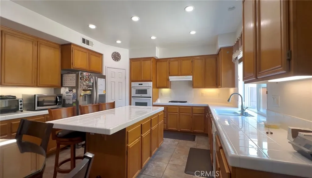 3051 Mill Ridge Drive, Hemet, California 92545 home-pic-6