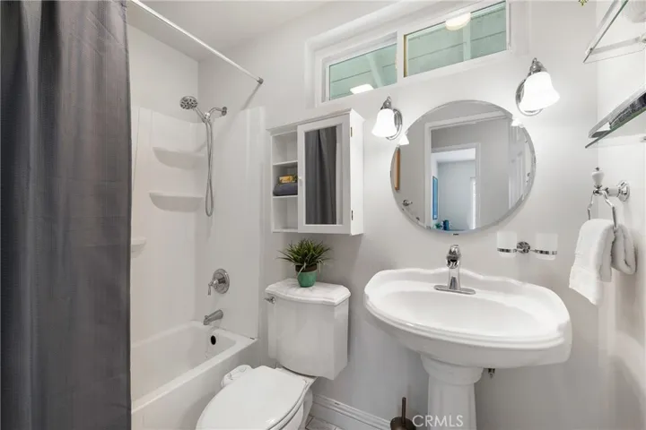 Upper level shared bath