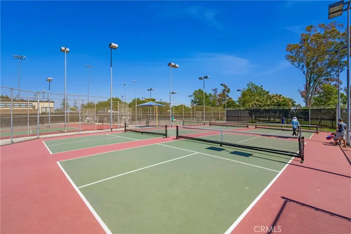 Heritage Park Sports Courts