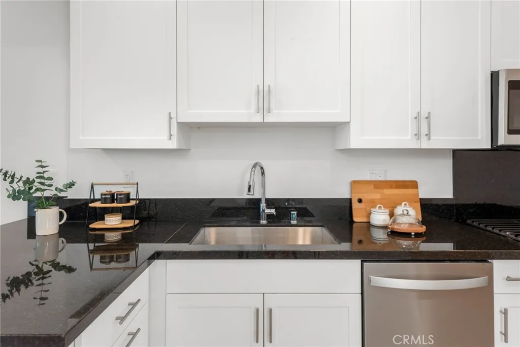 1176 Santo Antonio Drive, Colton, California 92324 home-pic-4