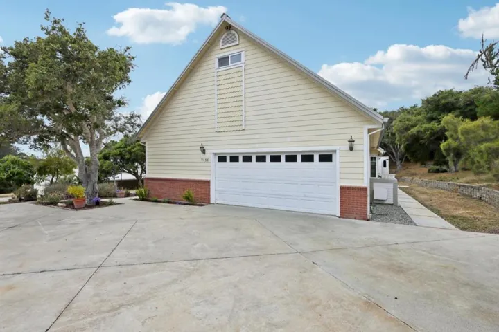 9156 Holly Hill Drive, Salinas, California 93907
