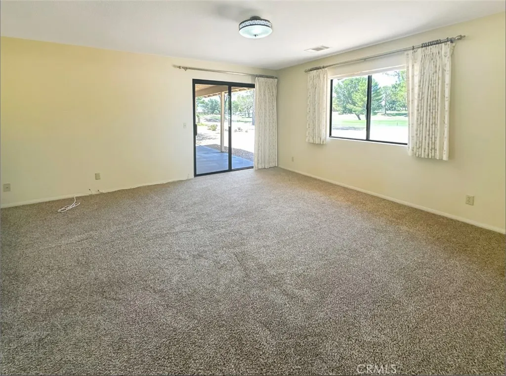 14805 Greenbriar Drive, Helendale, California 92342 home-pic-8