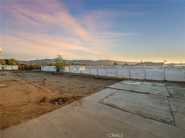 9474 Malpaso Road, Phelan, California 92371