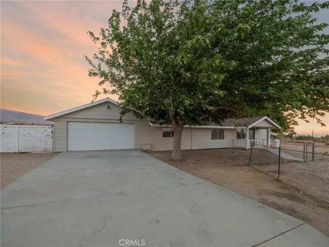 9474 Malpaso Road, Phelan, California 92371