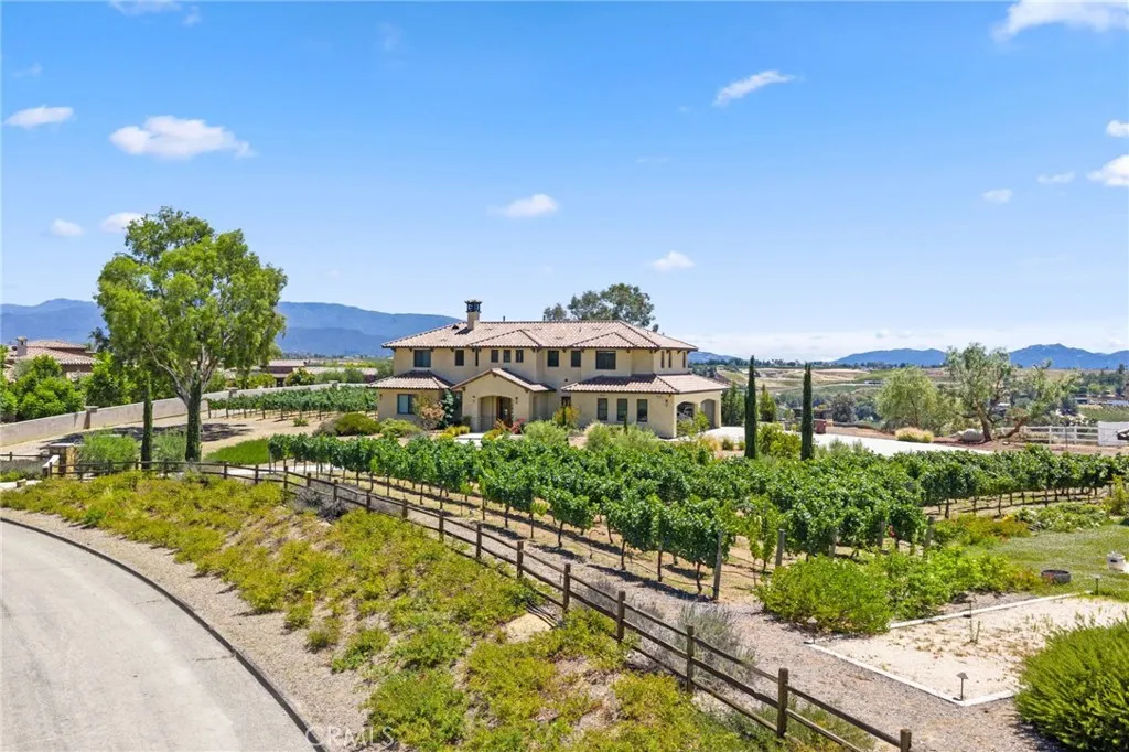 39547 Calle Cabernet, Temecula, California 92591 home-pic-12