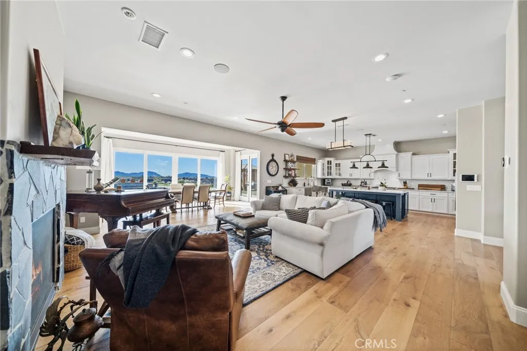 39547 Calle Cabernet, Temecula, California 92591 home-pic-26