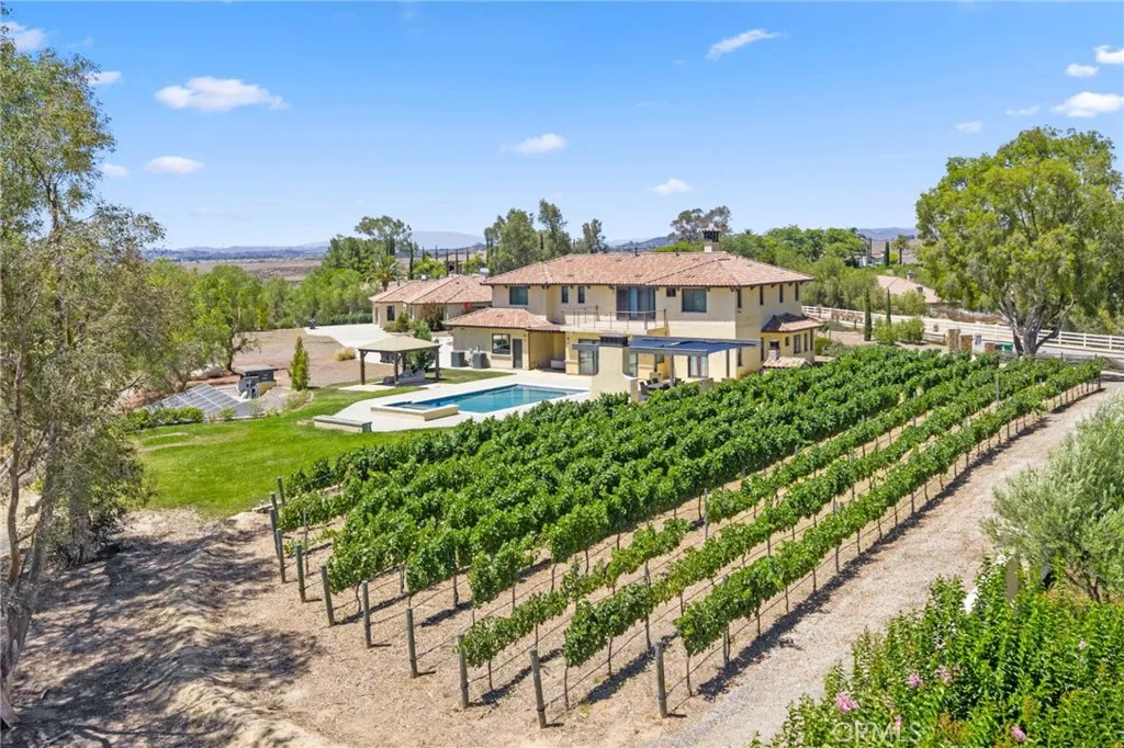 39547 Calle Cabernet, Temecula, California 92591 home-pic-8